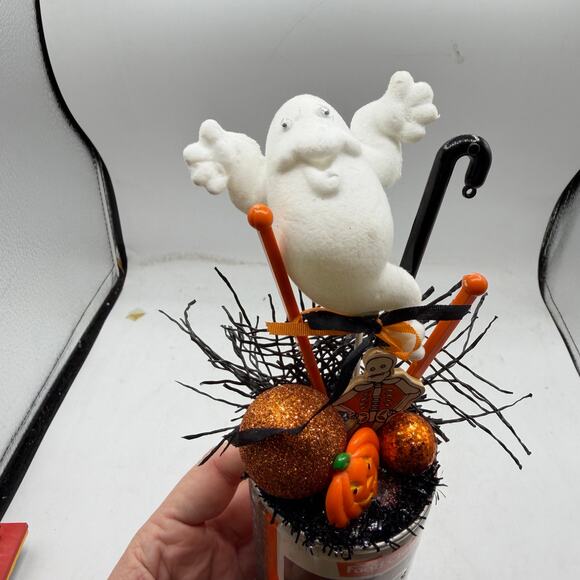 Halloween Haunting Vintage Decor centerpiece - Multimedia Assemblage tin can - Picture 5 of 7